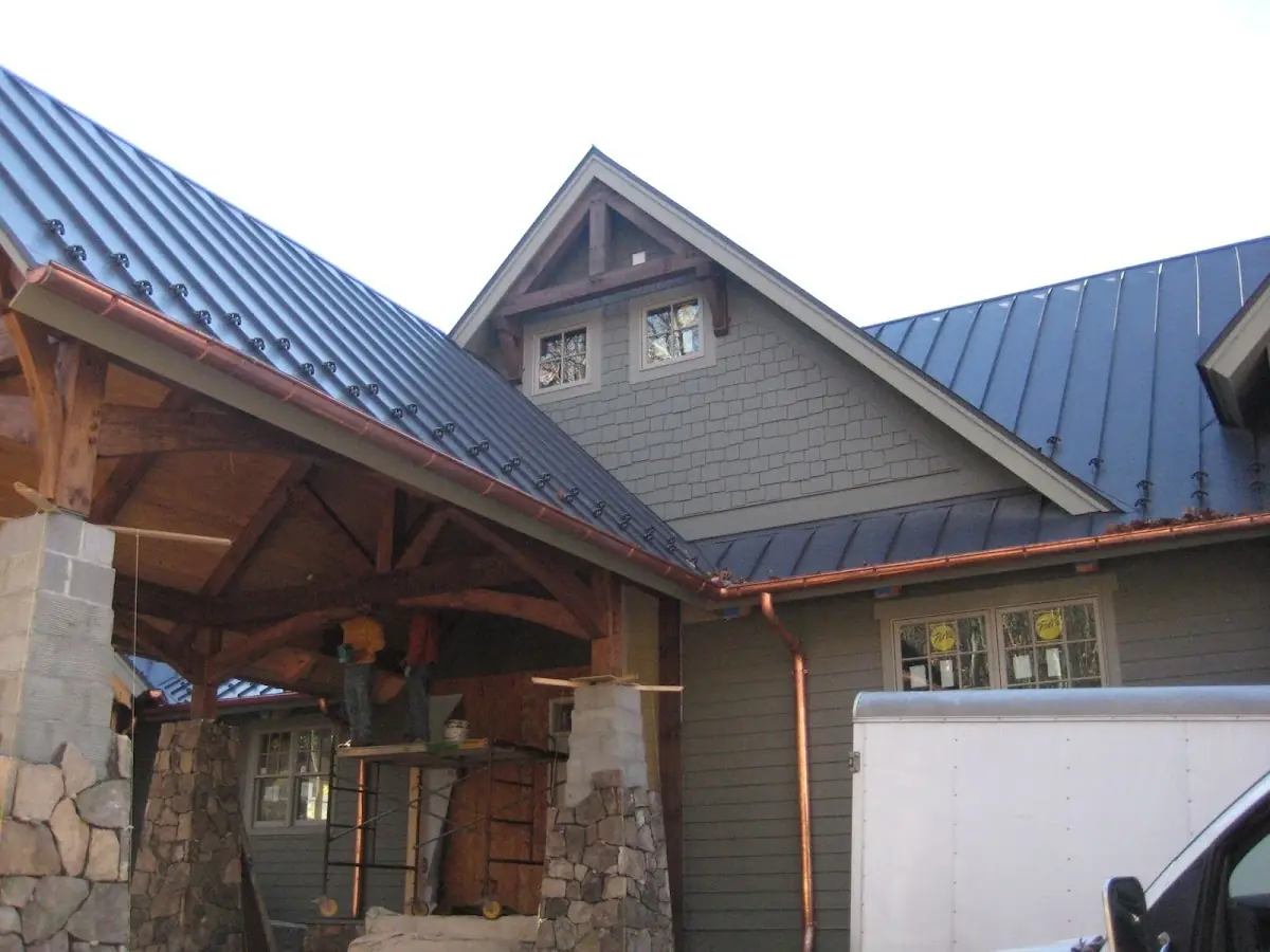 Craftsman Roofing team delivering quality roofing work in Embassy Lakes